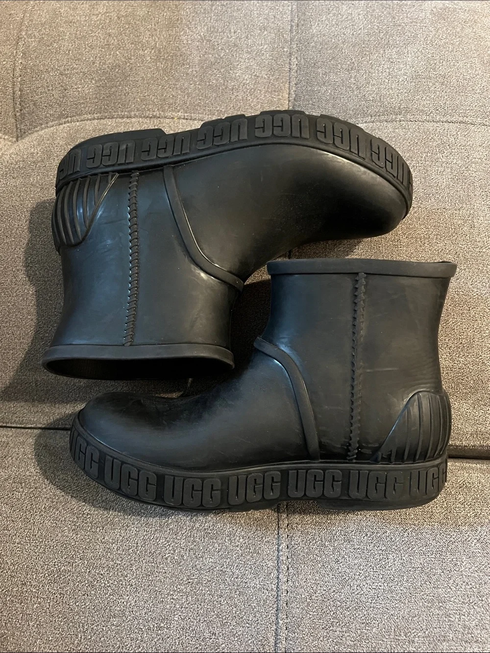 UGG kids Black Waterproof Short Rain Boots